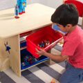 KidKraft Star Tisch mit zwei Stühlen und Kisten