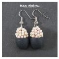 Live Jewellery - Tränenohrringe schwarz mit permanenten weißen Blumen