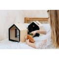small foot Ausgestopftes Kaninchen im Kaninchenstall mit Gehege