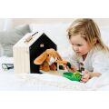 small foot Ausgestopftes Kaninchen im Kaninchenstall mit Gehege