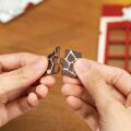 RoboTime 3D-Puzzle Buchstütze Miniaturhaus Weihnachtsinterieur