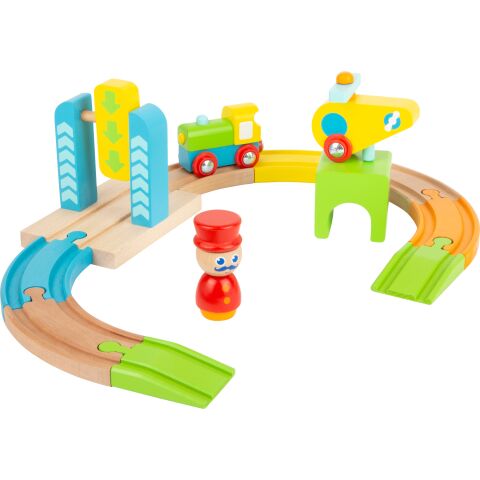 small foot Hölzerne kleine Eisenbahnstrecke mit Hubschrauber